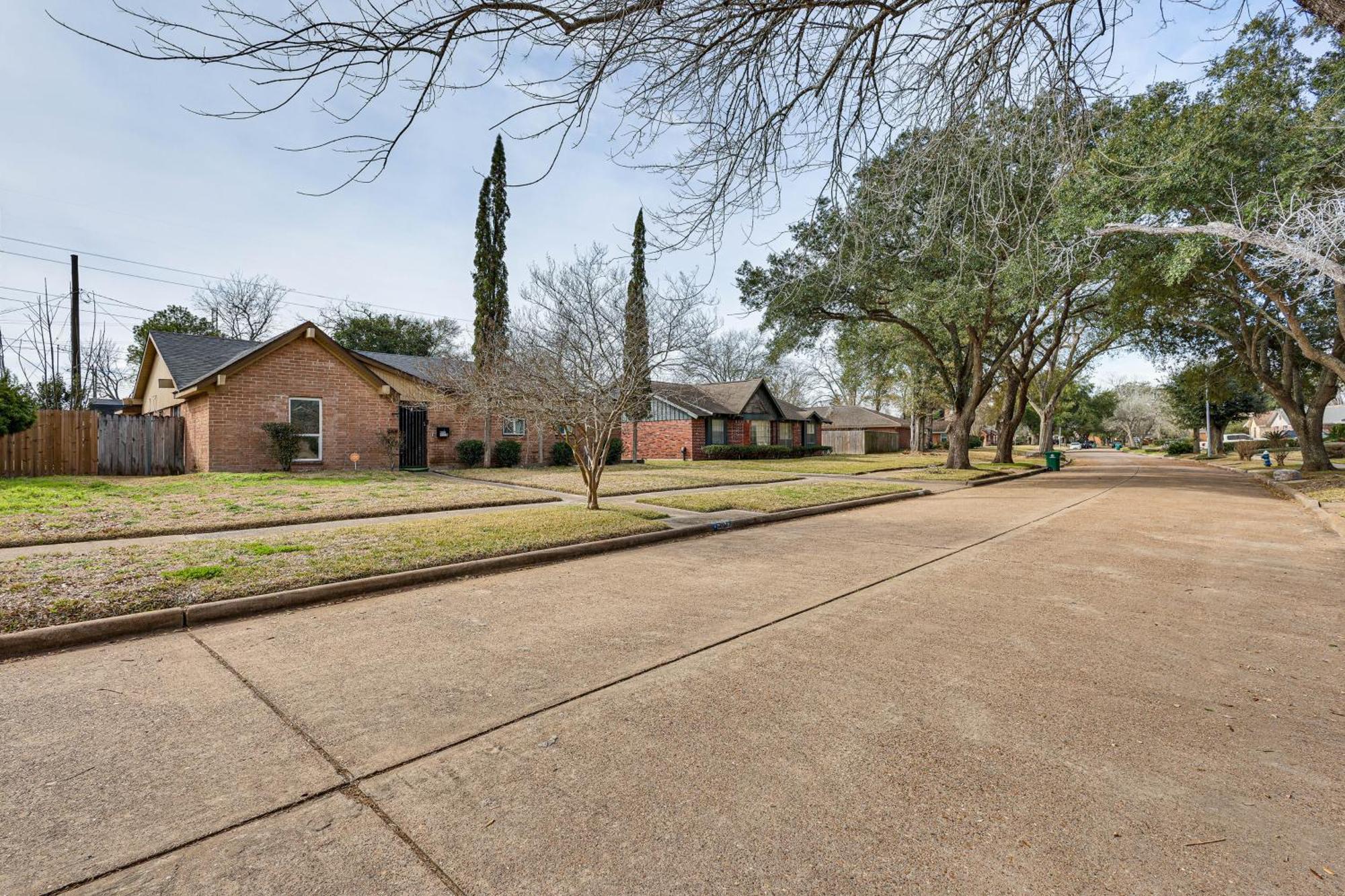 Quiet Houston Home With Porch - Near Park And Trails! Екстер'єр фото